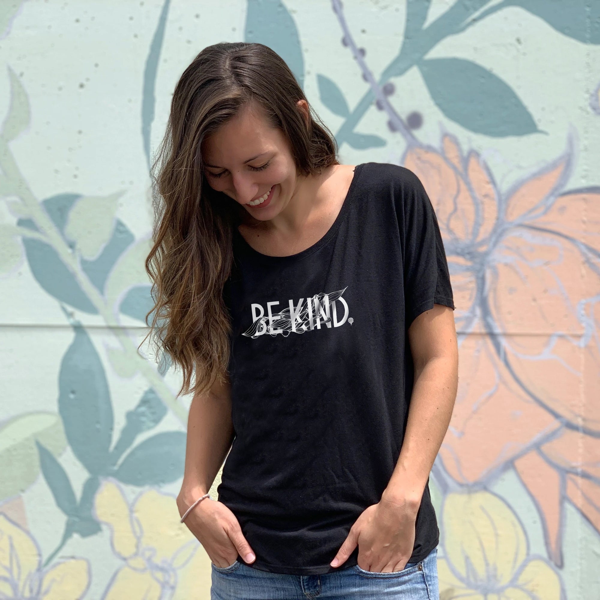 BE KIND | women premium slouchy tee | black