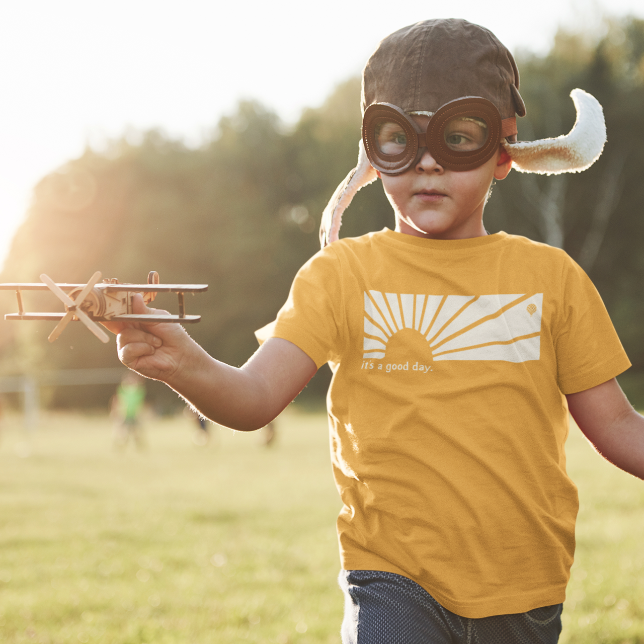IT'S A GOOD DAY | boys tshirt | gold